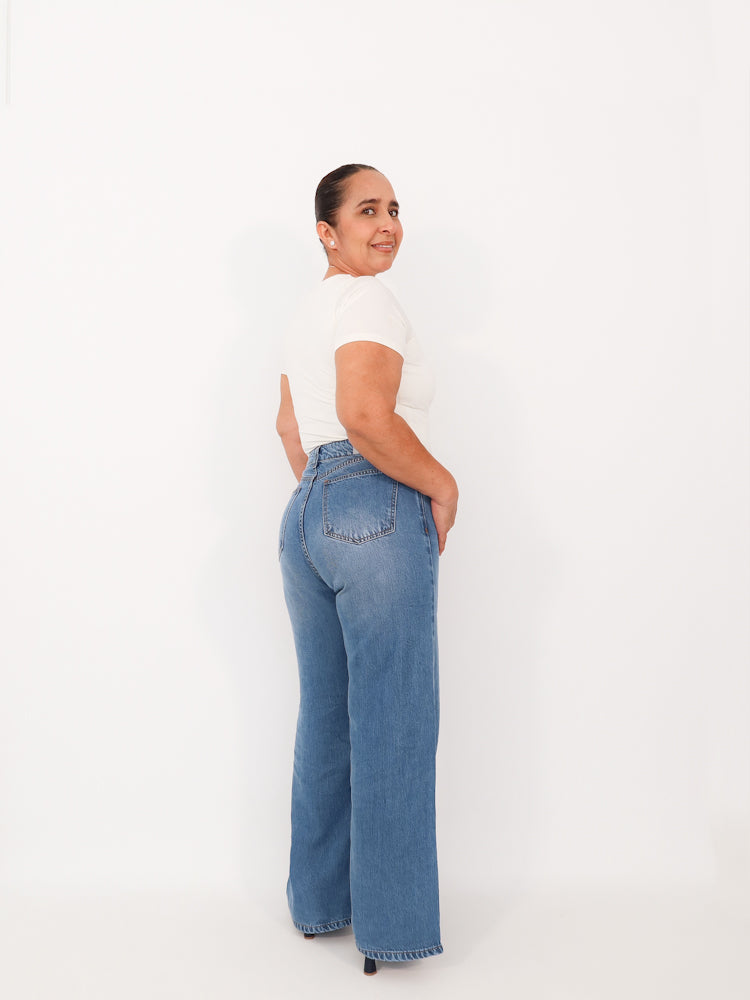 Wide leg regular jeans liviano azul medio