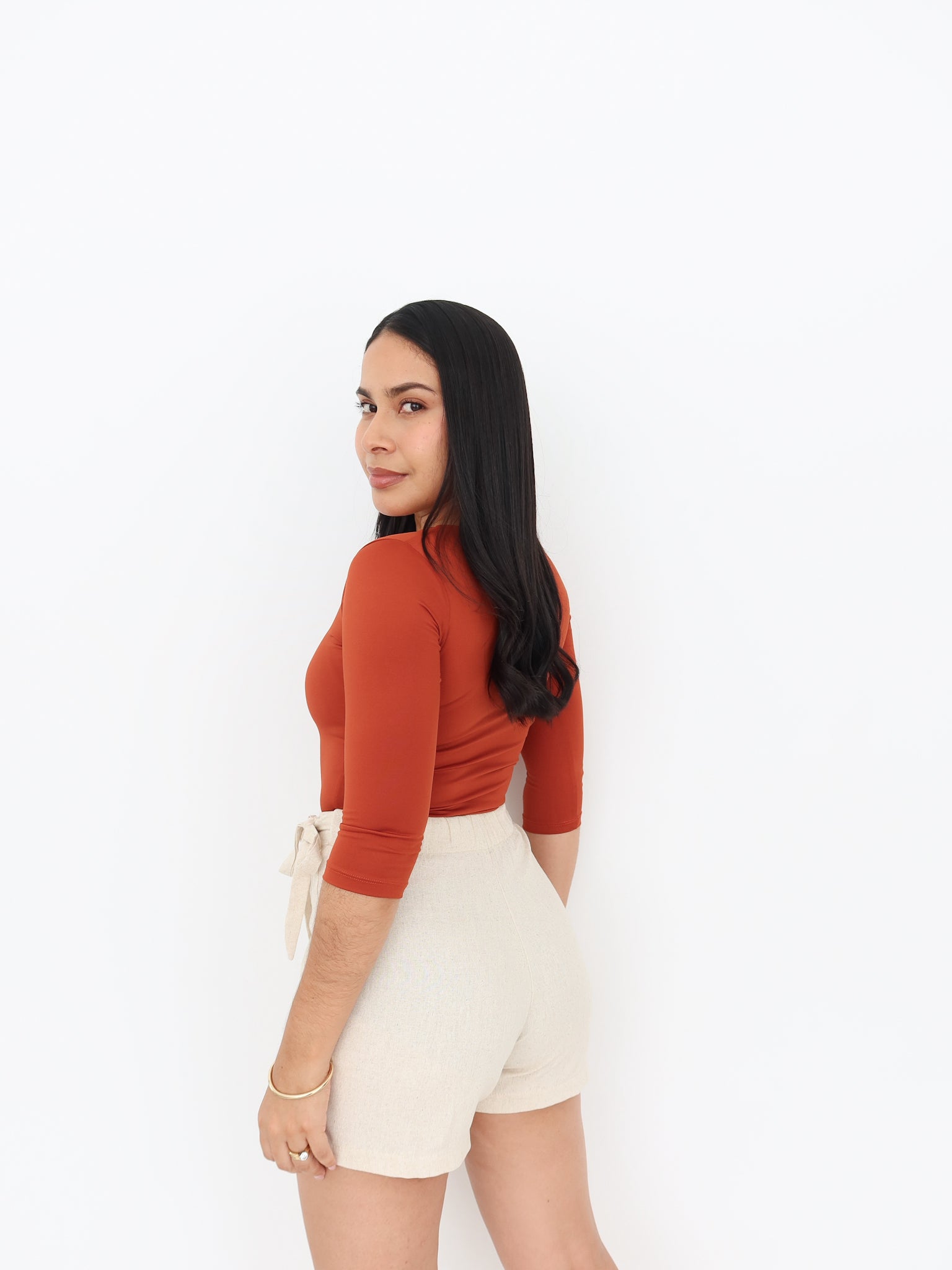 Falda short Mónaco crudo