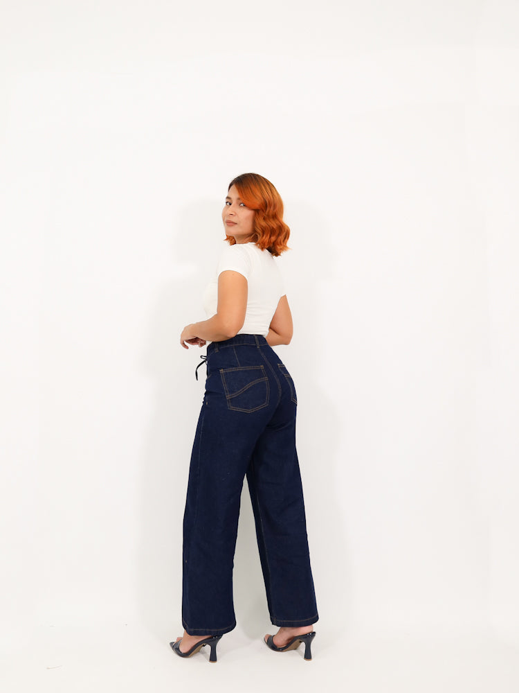 Wide leg regular jeans con cordón azul oscuro