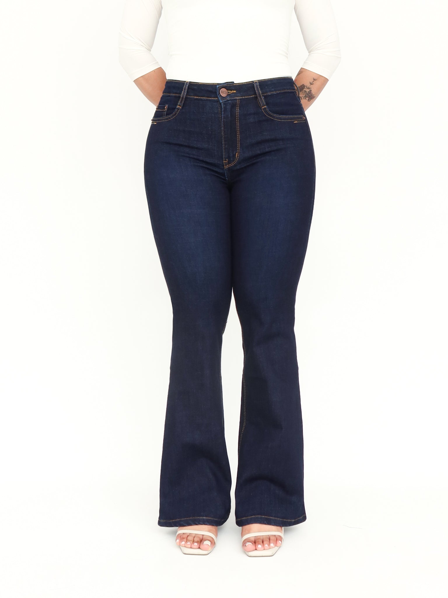 Bootcut regular tiro medio jeans azul oscuro