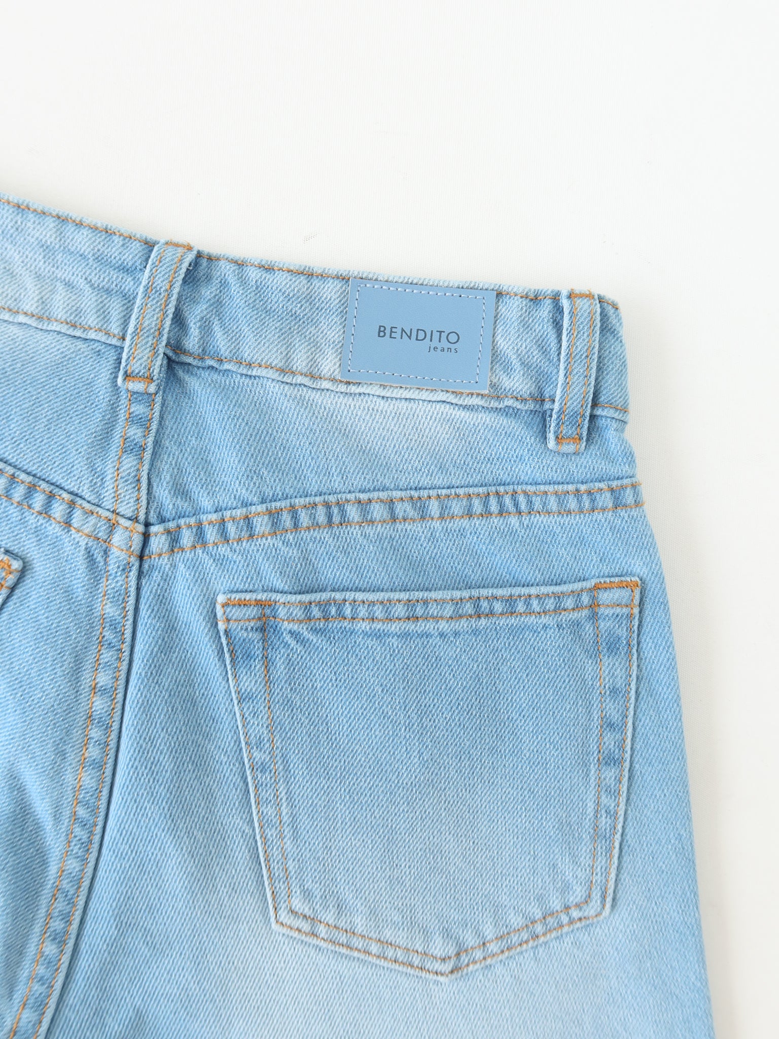 Mini wide leg jeans azul claro