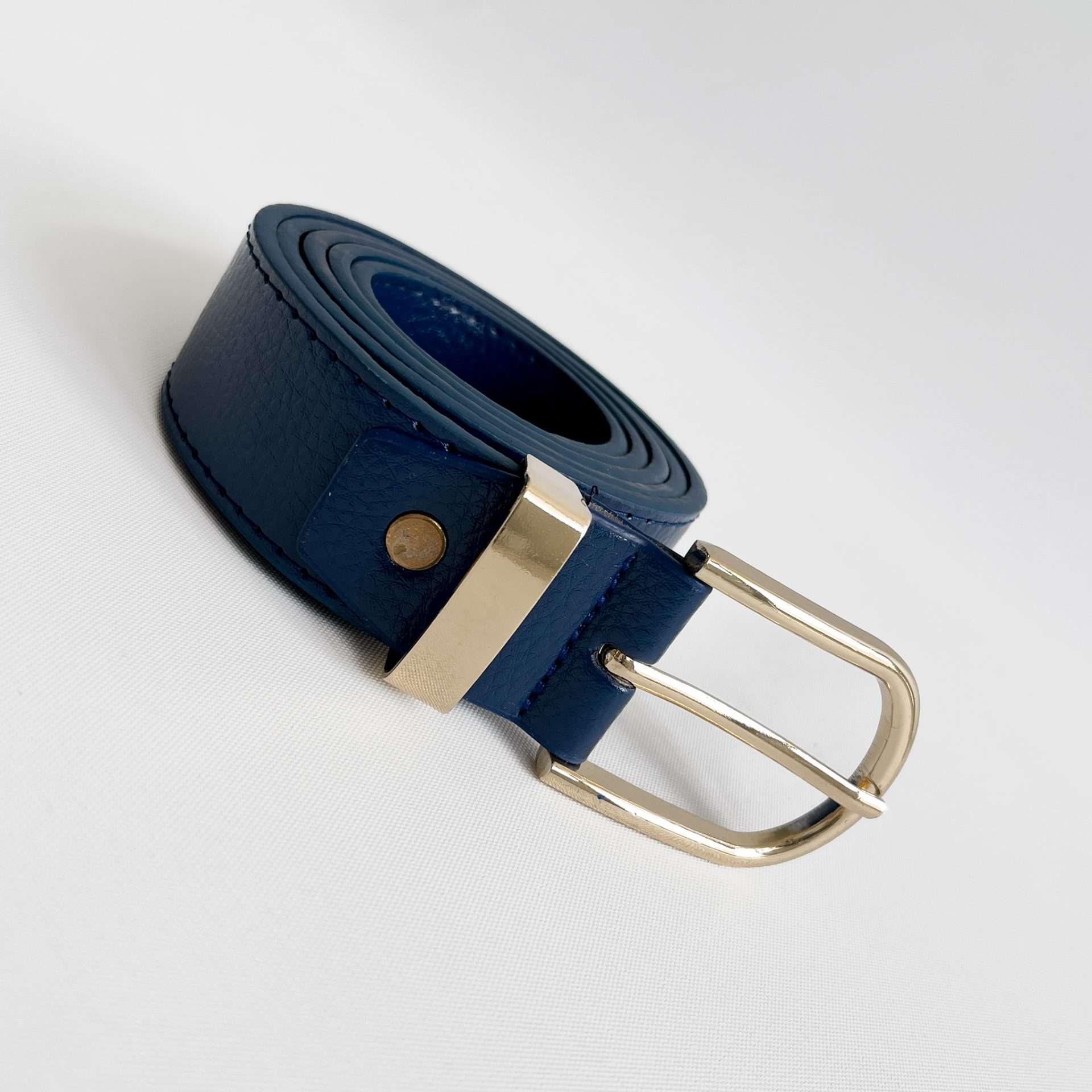 Cinturon hebilla y pasador dorado