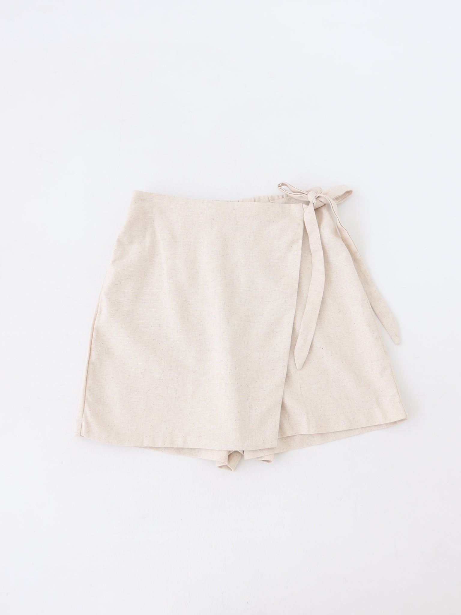 Falda short Mónaco crudo