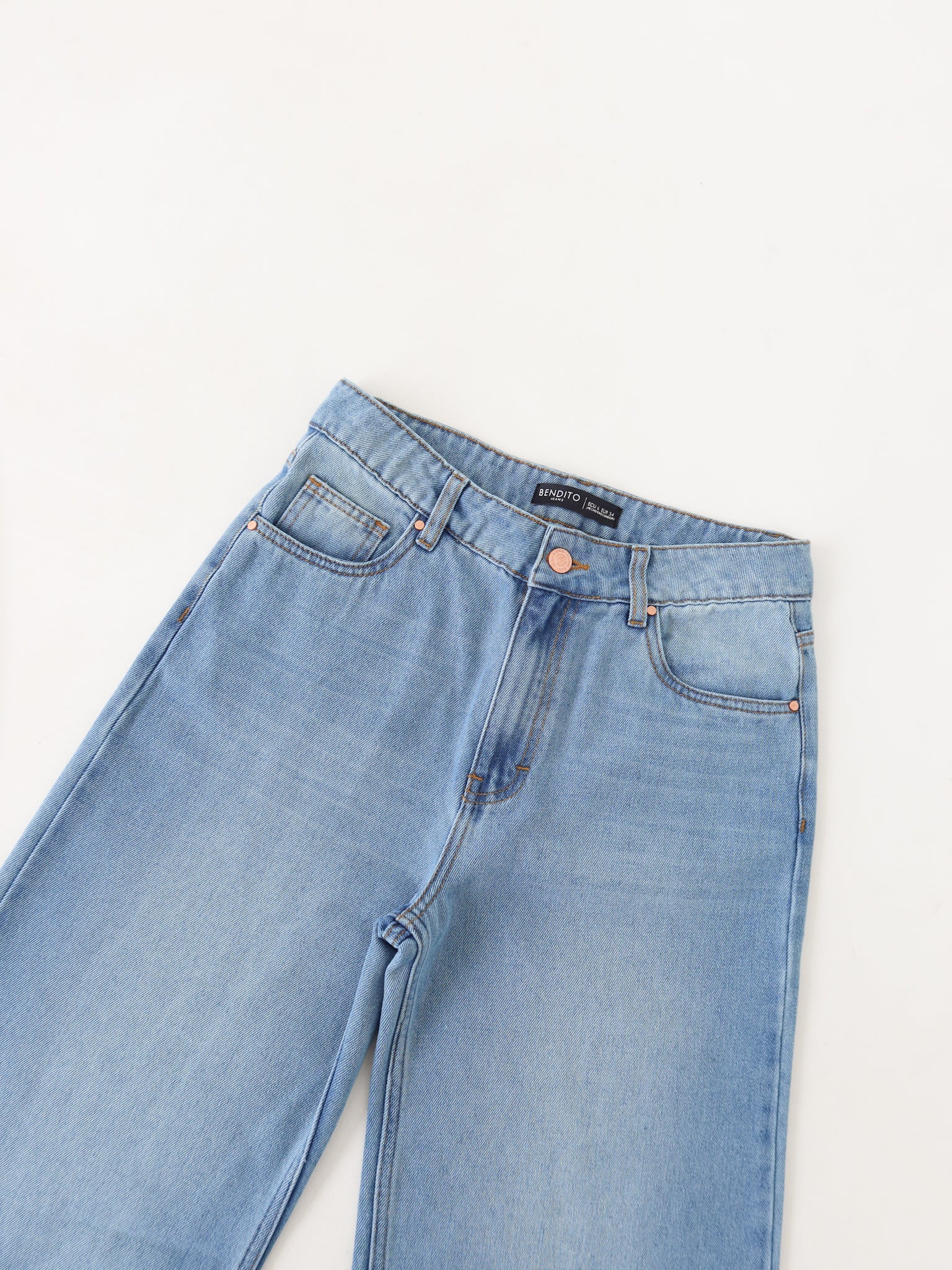 Baggy regular jeans azul claro