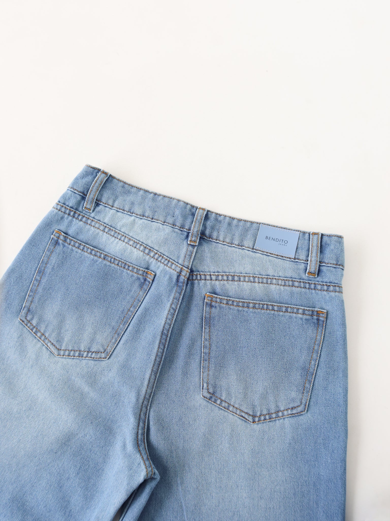Baggy regular jeans azul claro