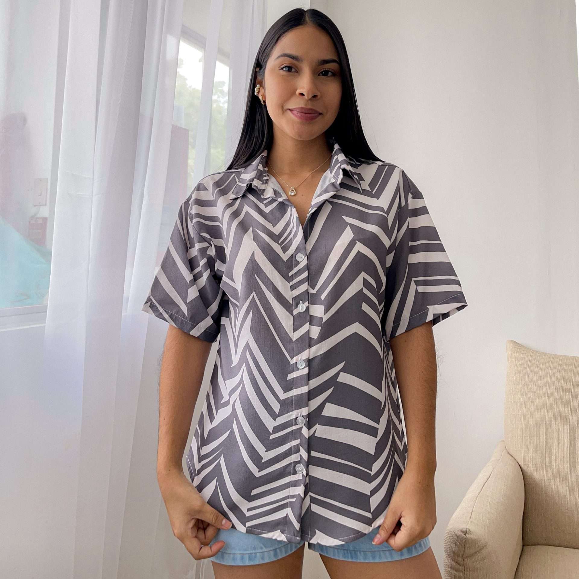 Camisa manga corta cebra gris